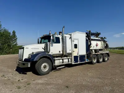 2014 WESTERN STAR 4900 TRI DRIVE COMBO VAC - Detroit DD16 6 Cylinder 15.6 L 560 HP Diesel Engine, Ea...