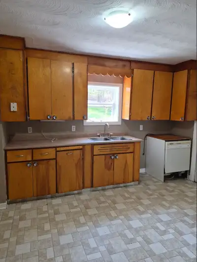 Bright 2-Bedroom Duplex for Rent in Sussex, NB Available Now Enjoy comfortable small-town living in...