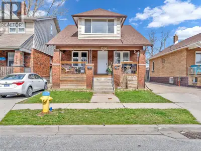 With its great location and solid construction, this up/down duplex is exactly what smart investors...