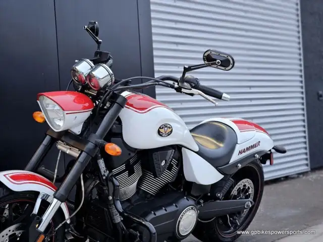 2012 Victory Motorcycles Hammer in Sport Touring in Oshawa / Durham Region - Image 13