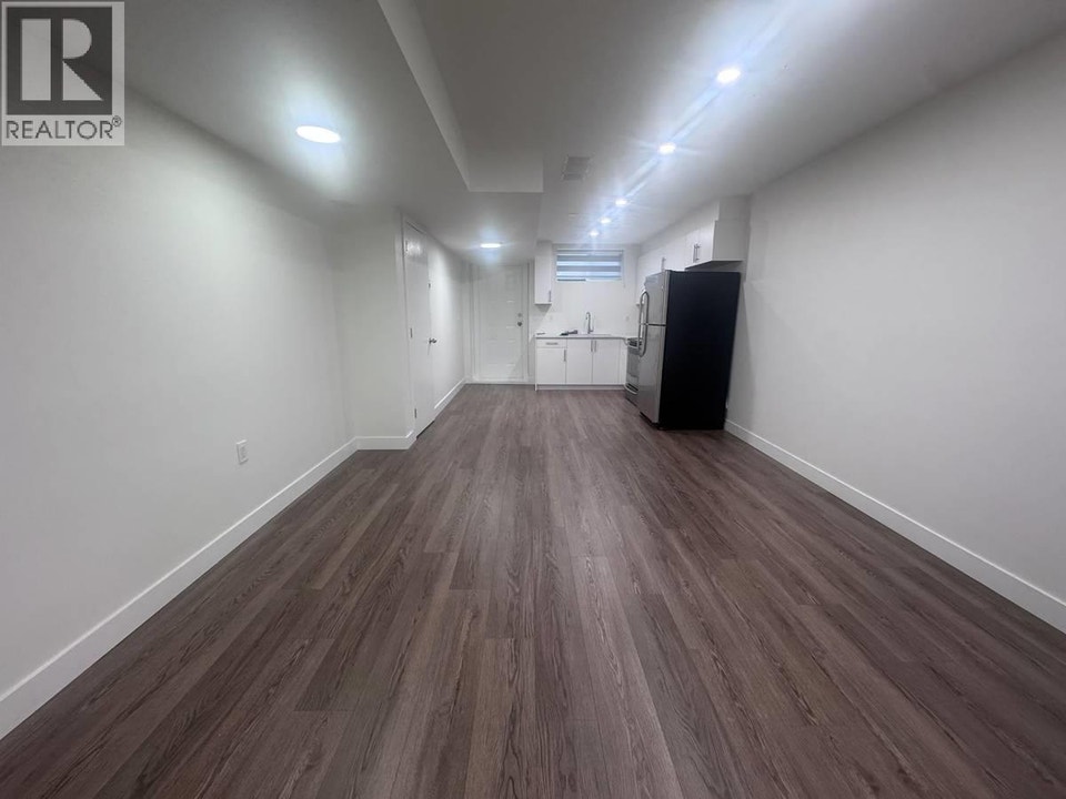 Suite 10321 243 ST Maple Ridge, British Columbia 5