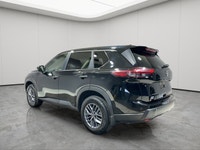 HEATED FRONT SEATS, LED HEADLIGHTS, HEATED STEERING WHEEL, SMART DEVICE INTEGRATION, BLIND SPOT MONI... (image 3)