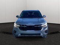This Kia Seltos has a strong Regular Unleaded I-4 2.0 L/122 engine powering this Variable transmissi... (image 5)