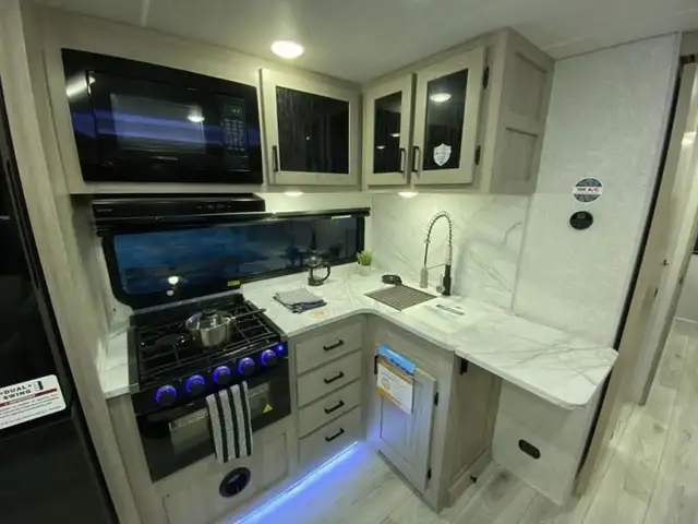 2025 EAST TO WEST Alta 3150KBH in Travel Trailers & Campers in Bedford - Image 32