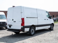 . Engine: 6 Cylinder Engine (image 5)