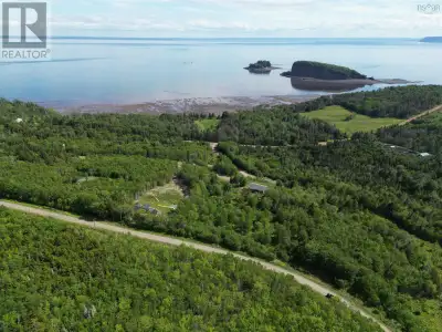Welcome to Lot 41 located in a private housing development named Rockcliffe Estates just outside Par...
