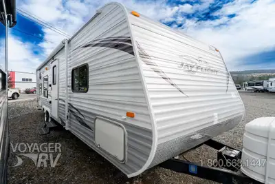 Located in Winfield, BC Call or Text 250-766-4607 Voyager RV Centre 1-800-668-1447 Ducted Air Condit...