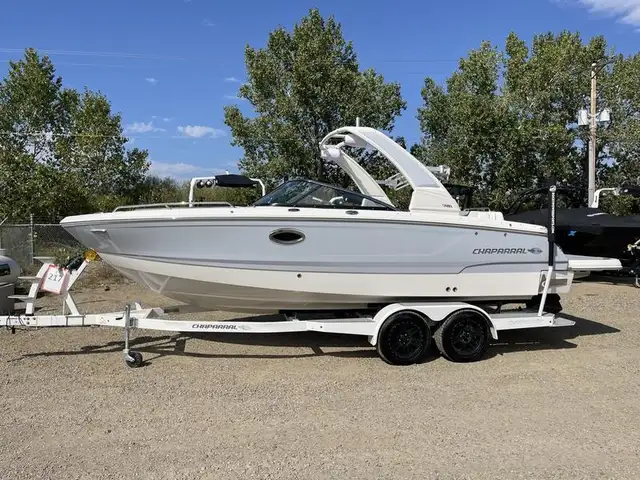 2023 Chaparral 26 Surf - LOADED! Only 22 Hours! in Powerboats & Motorboats in Saskatoon - Image 2