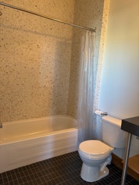 Promotion : 1 mois gratuit ! LOFTS D'ARTISTE À LOUER À MONTRÉAL Pour les besoins du quotidien, le Ma... (image 5)