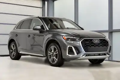 Hybride branchable/ Traction intégrale Audi quattro / Sièges sports et volant en cuir chauffants/ To...