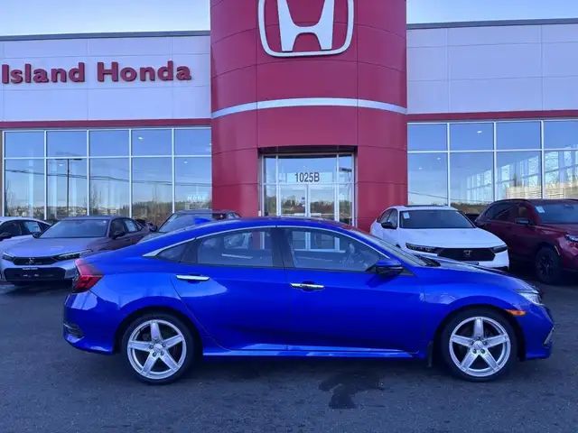 2020 Honda Civic Sedan Touring in Cars & Trucks in Comox / Courtenay / Cumberland - Image 11