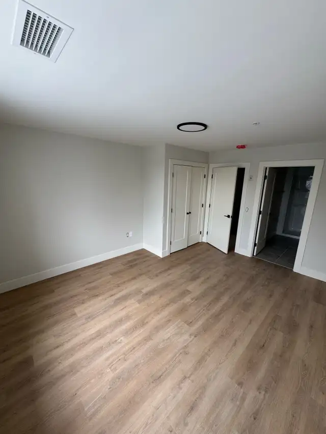 Modern 2 Bedroom Corner in the Heart of Halifax in Long Term Rentals in City of Halifax - Image 11