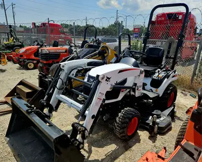 60 deck loader with skid steer QA R4 tires pto 3pt hitch;Condition : Good Paint Condition : Good Hou...