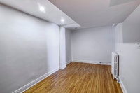 Akelius one bedroom apartment for rent. Located near Ave Van Horne in the Cote-des-Neiges neighborho... (image 4)