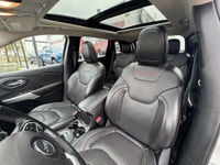 This vehicle is equipped with: 3.2L 6 cylinder engine Automatic 9 Speed Transmission Panoramic roof... (image 6)