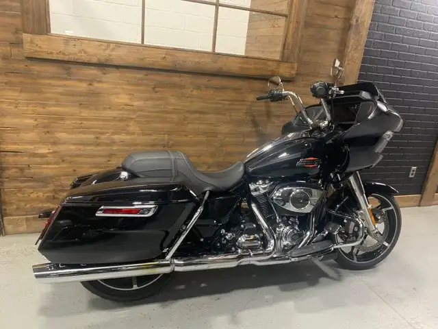 2025 Harley-Davidson Road Glide in Street, Cruisers & Choppers in Oshawa / Durham Region - Image 3