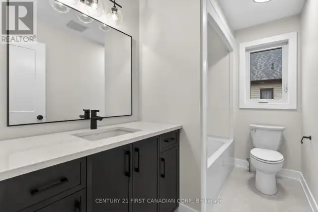 34 POSTMA CRESCENT North Middlesex (Ailsa Craig), Ontario in Houses for Sale in Grand Bend - Image 18