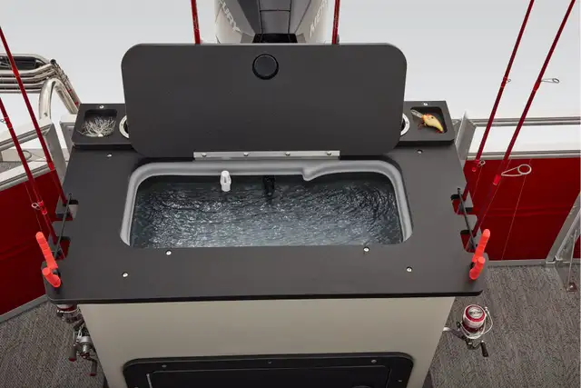 2026 Sun Tracker Fishin' Barge 22 XP3 TRITOON-pontoon boat in Powerboats & Motorboats in Vernon - Image 30