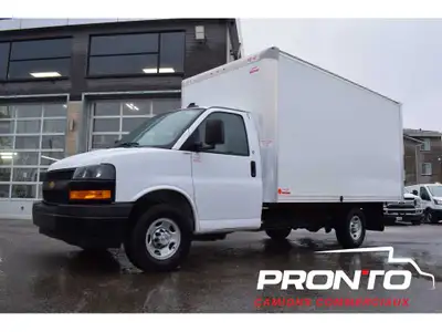 Boite Transit 14 pieds ** Rampe de chargement ** Cruise ** AC ** Camera de recul ** 42,000km Certifi...