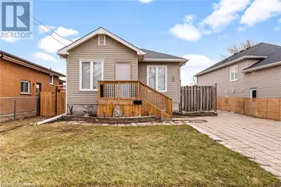 Looking for that great little starter, retirement or investment property - 135 St. George may just b...