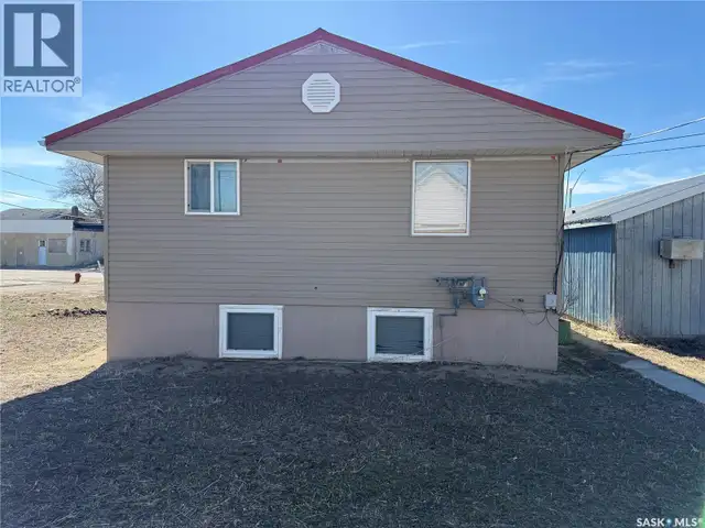 112 1st AVENUE W Kindersley, Saskatchewan in Houses for Sale in Saskatoon - Image 16