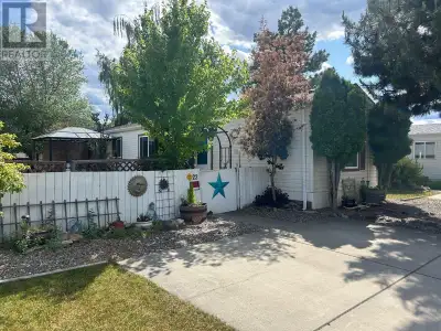 Best price in the park! Cute and cozy 3 bedroom modular home in desirable 55+ Lakepointe MHP walking...