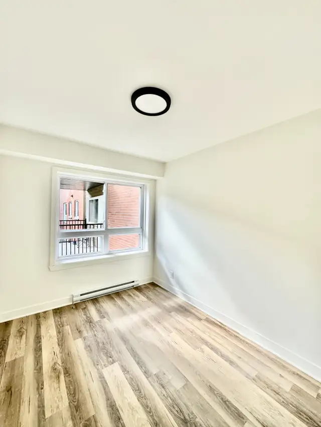 5 et demi - Dorval - Électros + WiFi + AC - Dispo 1er novembre in Long Term Rentals in City of Montréal - Image 12