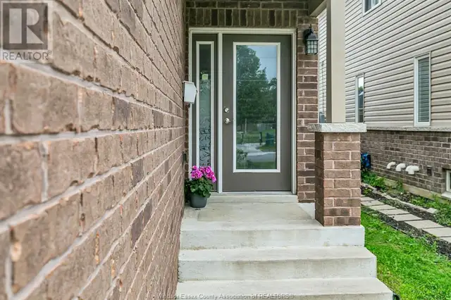 1064 MERCER Windsor, Ontario63006663969665122