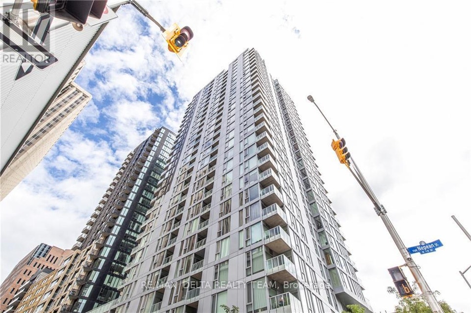 810 - 179 METCALFE STREET Ottawa, Ontario 2