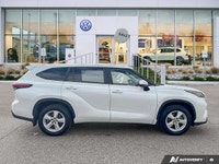 This Toyota Highlander delivers a Intercooled Turbo Regular Unleaded I-4 2.4 L/146 engine powering t... (image 5)