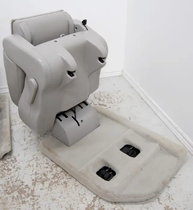 Chevy Truck Tahoe 2nd Row Bucket Seats Suburban Yukon XL Denali in Other Parts & Accessories in St. Catharines - Image 8