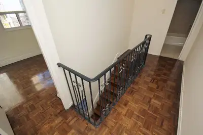 3 Bedroom 2 level Penthouse @ Yonge & Davisville, View more