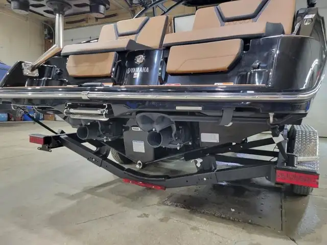 2025 Yamaha Boats 255XD in Powerboats & Motorboats in Saskatoon - Image 5