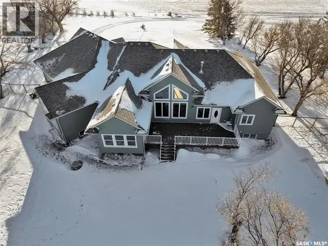 Lazy S Acreage Montrose Rm No. 315, Saskatchewan in Houses for Sale in Saskatoon - Image 6