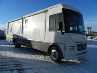 Welcome to Central Truck Sales. 2012 FORD WINNEBAGO COMMERCIAL MEDICAL DENTAL UNIT,6.8L 30-114 mile... (image 2)
