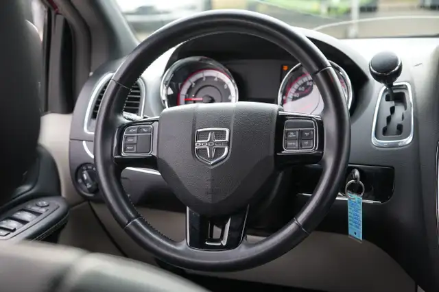 2018 Dodge Grand Caravan SXT Premium Plus WITH STOW & GO in Cars & Trucks in Red Deer - Image 32