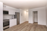 Renovated Akelius studio apartment for rent. Located near Mont-Royal in the Plateau Mont-Royal neigh... (image 2)