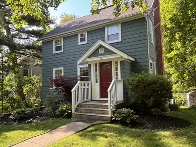 25-058 Charming lakefront home on Chocolate Lake in Halifax