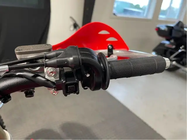 2022 Honda CRF450R ONLY 11 HOURS/LIKE BRAND NEW/$33 WEEKLY/ZERO  in Dirt Bikes & Motocross in North Bay - Image 18