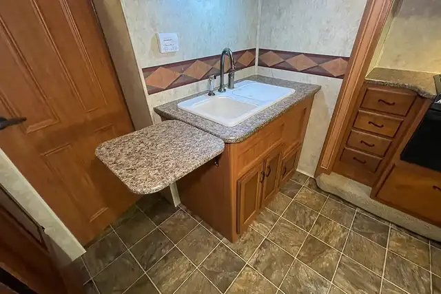 2010 Jayco Greyhawk 31GS - Pre-Owned Class C Motorhome in RVs & Motorhomes in Red Deer - Image 19