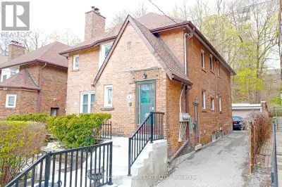 B REAR - 4 POPLAR PLAINS CRESCENT Toronto (Casa Loma), Ontario
