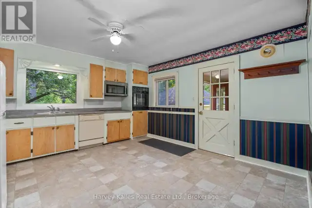 835 MUSKOKA ROAD 3 N Huntsville (Chaffey), Ontario in Houses for Sale in Muskoka - Image 11