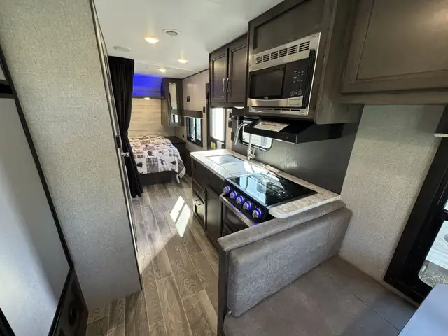 2021 ,Jay Flight,Jayco 212QB in Travel Trailers & Campers in Kamloops - Image 9