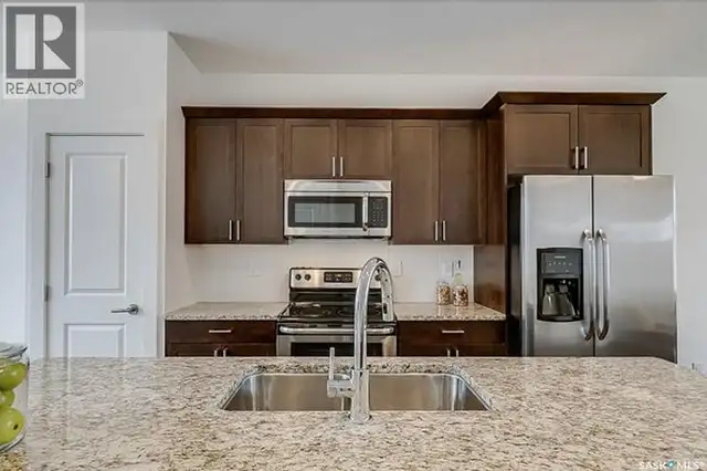447 Eaton LANE Saskatoon, Saskatchewan in Houses for Sale in Saskatoon - Image 6