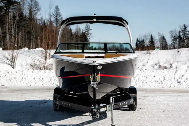 2026 Four Winns H2 Freedom in Powerboats & Motorboats in Rimouski / Bas-St-Laurent - Image 3