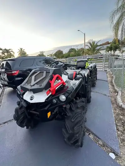 APPLY NOW: https://www.ridecollective.ca/get-pre-approved The 2017 Can-Am Outlander X MR 650 is a sp...