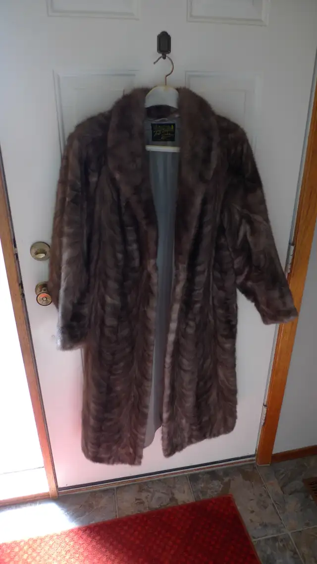 Mink Coat in Women's - Tops & Outerwear in Red Deer - Image 3