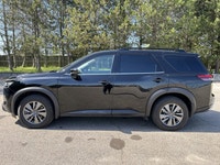 // ACCIDENT FREE!! // This used 2022 Nissan Pathfinder SV 4WD is a smart choice for families who wan... (image 9)