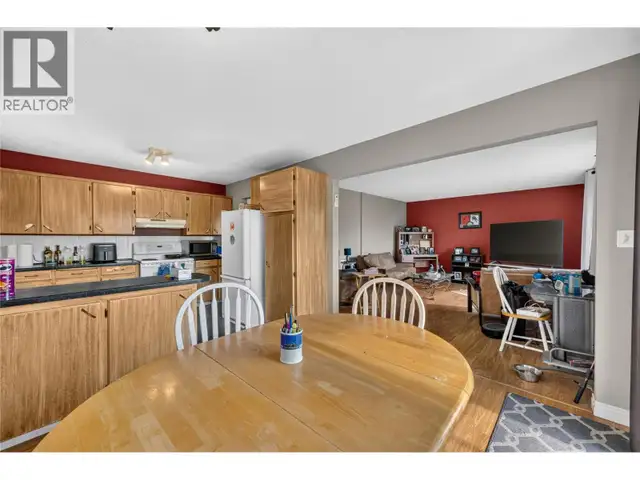 355 & 357 Gwyer Street Penticton, British Columbia in Houses for Sale in Penticton - Image 7
