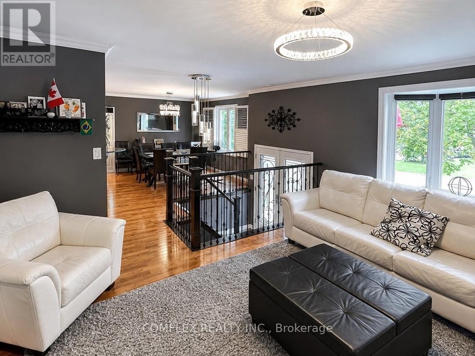 875 EXETER STREET Oshawa (Centennial), Ontario 2